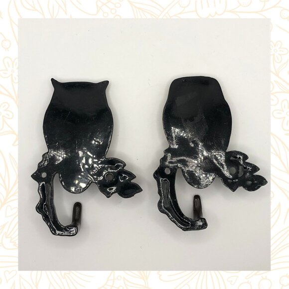 Pair of Plastic Owl Wall Hooks - Picture 2 of 4